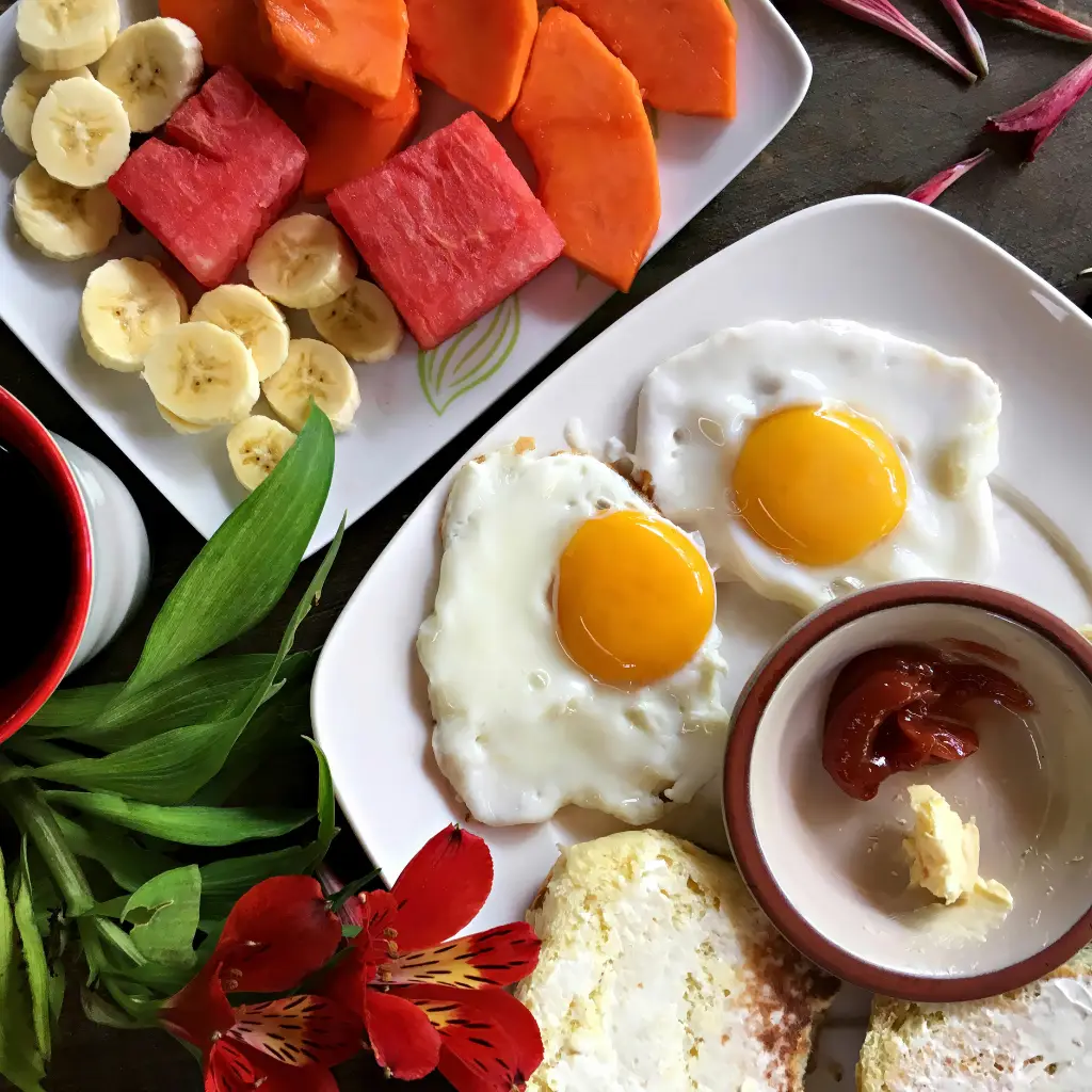 Tiny Away Hamper - breakfast